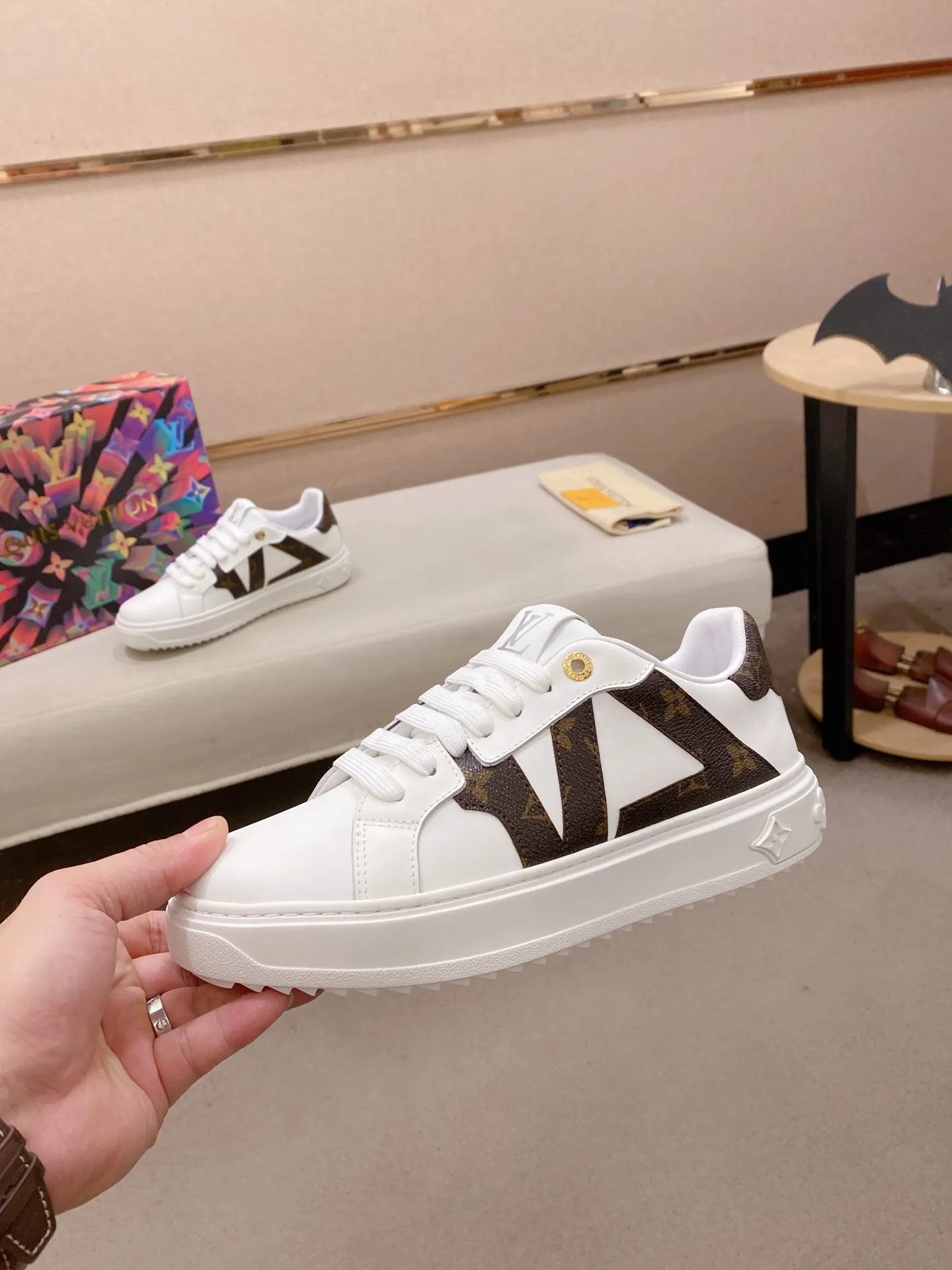 Men's shoes💰: 540💰(Niuli: full package) louis vuitton (Louis Vuitton/lv) top 🔍🔍 new models are on sale at the same time at the counter. The upper 🇮🇹 is imported from Italy, first-layer cowhide, and the lining is fully imported cowhide. 💪💪, completely 1⃣️ to 1 ⃣️Re-engraved🇮🇹💪💪, ⚠Sole: The original sole is specially provided by the original factory, the exclusive movable molded sole is super comfortable, ⚠The original factory follows the order, 🔍🔍high quality, you can enter and exit the counter at will, welcome to compare⚠. Code number:38-44